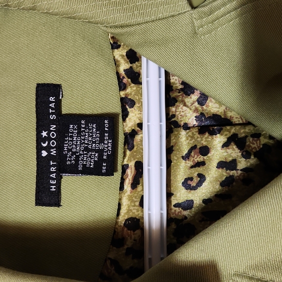 Green Bomber type Coat - Picture 2 of 4